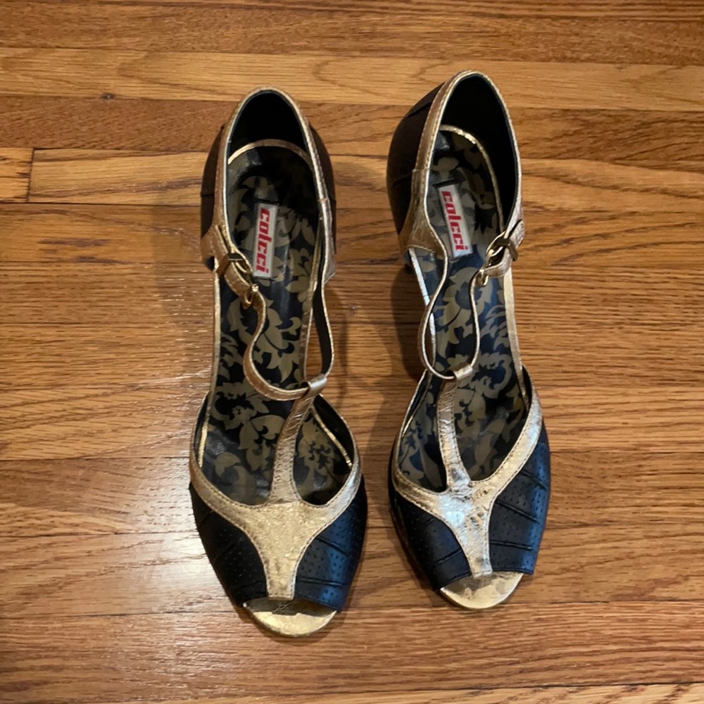 Black/Gold T strap heels, size 7